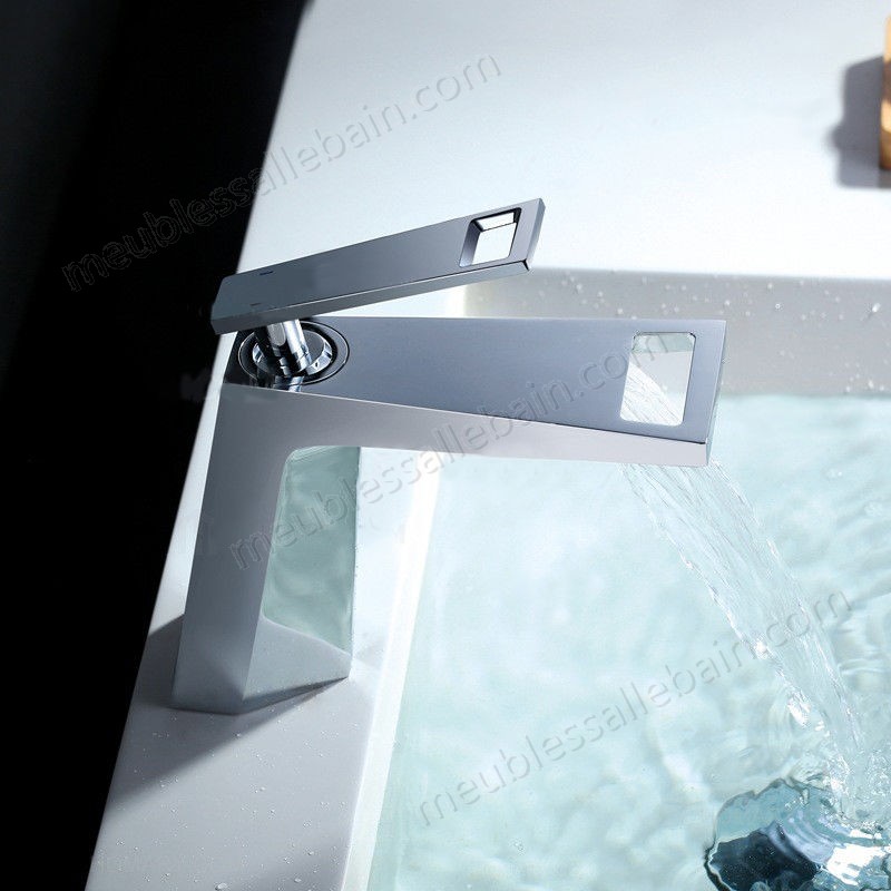 Prix Compétitif Robinet lavabo mitigeur contemporain avec bec en cascade en laiton solide - -2