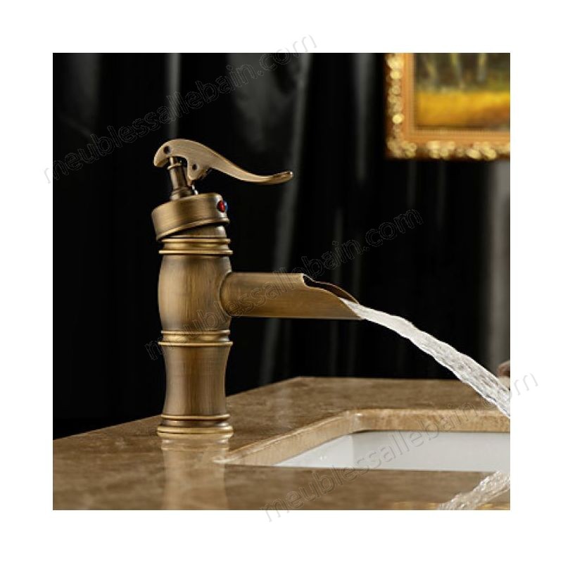Prix Compétitif Robinet d'évier style antique et finition en laiton, un robinet à poignée unique - -2