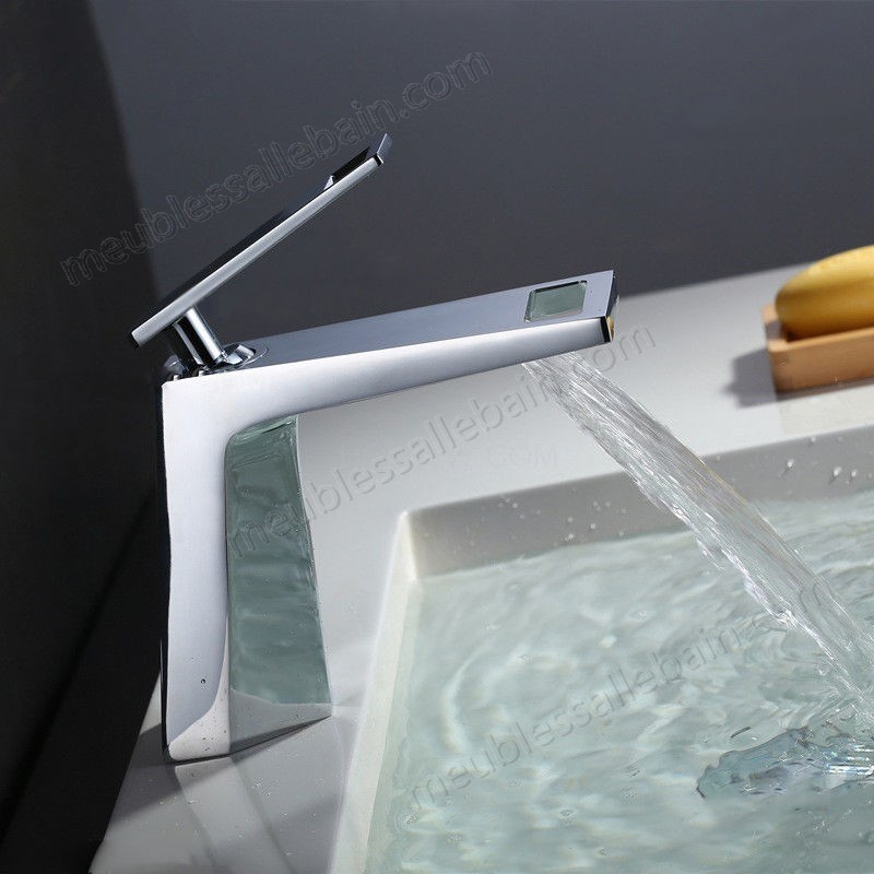 Prix Compétitif Robinet lavabo mitigeur contemporain avec bec en cascade en laiton solide - -1
