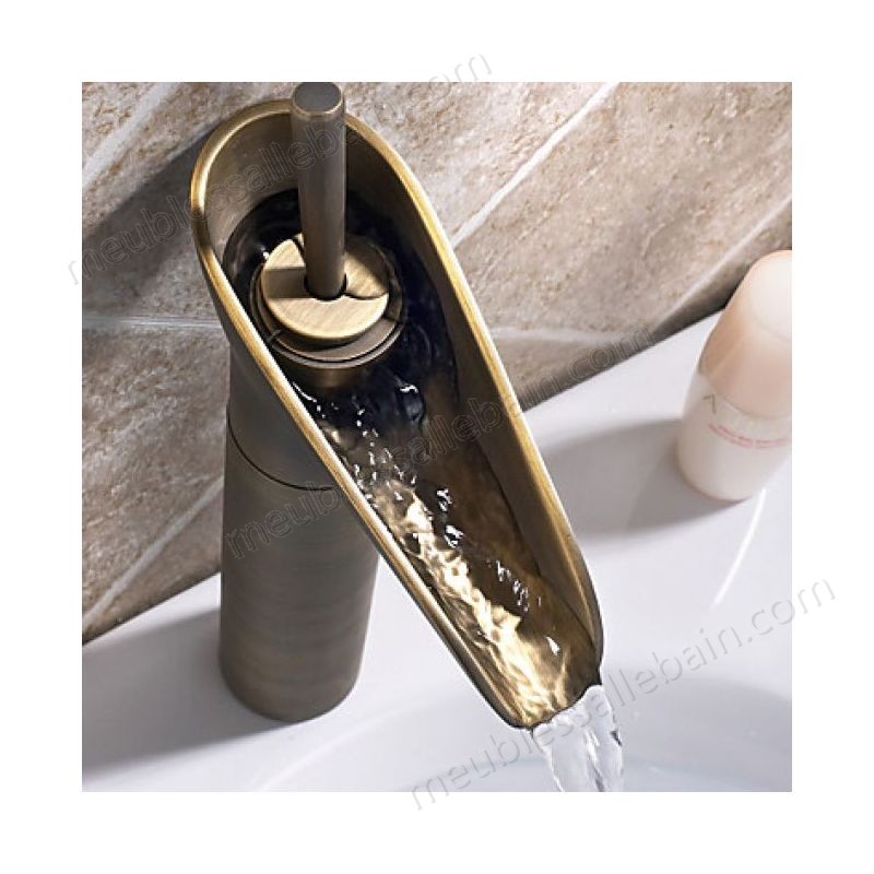 Prix Compétitif Mitigeur de lavabo effet cascade, style vintage pour une finition en bronze - -3